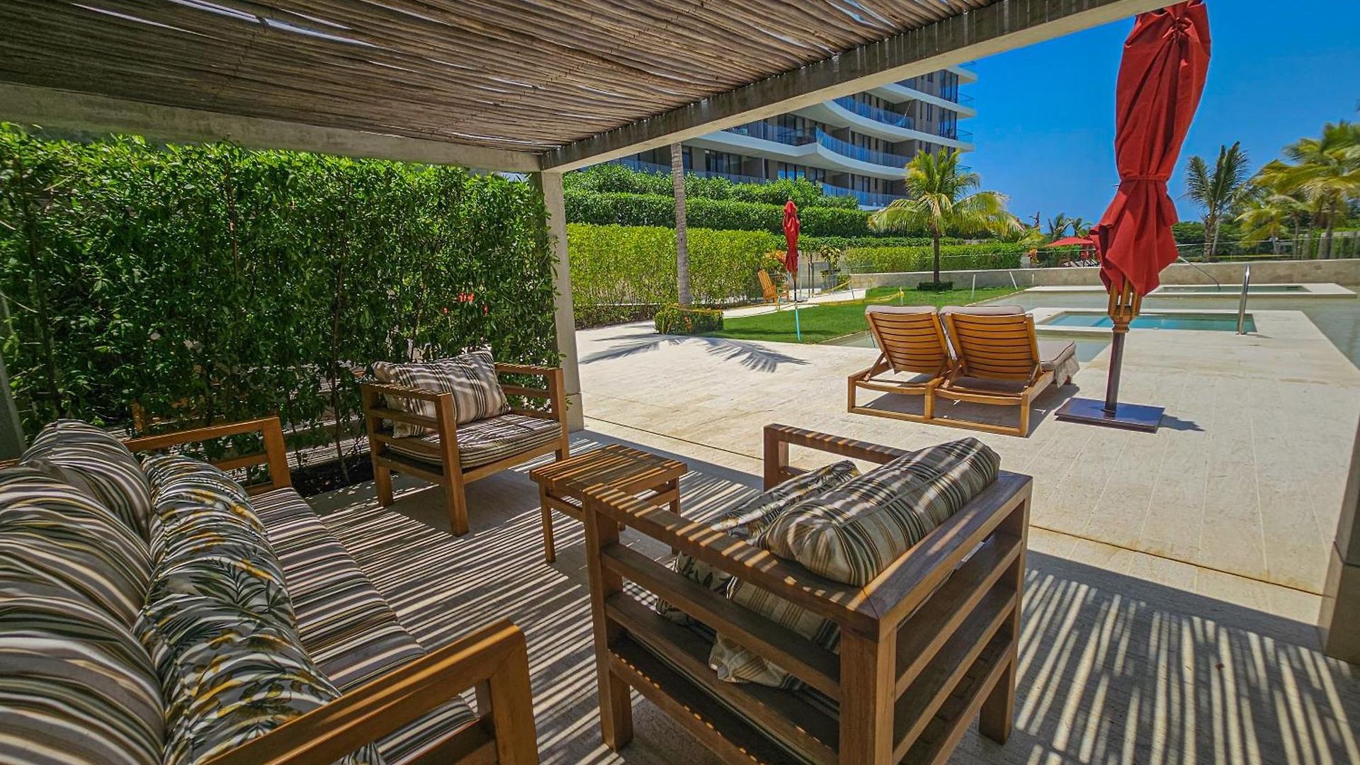 Apartamento En Con Acceso Directo Al Mar En *